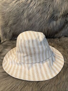 Wyeth Stripped Beige and White Bucket Hat